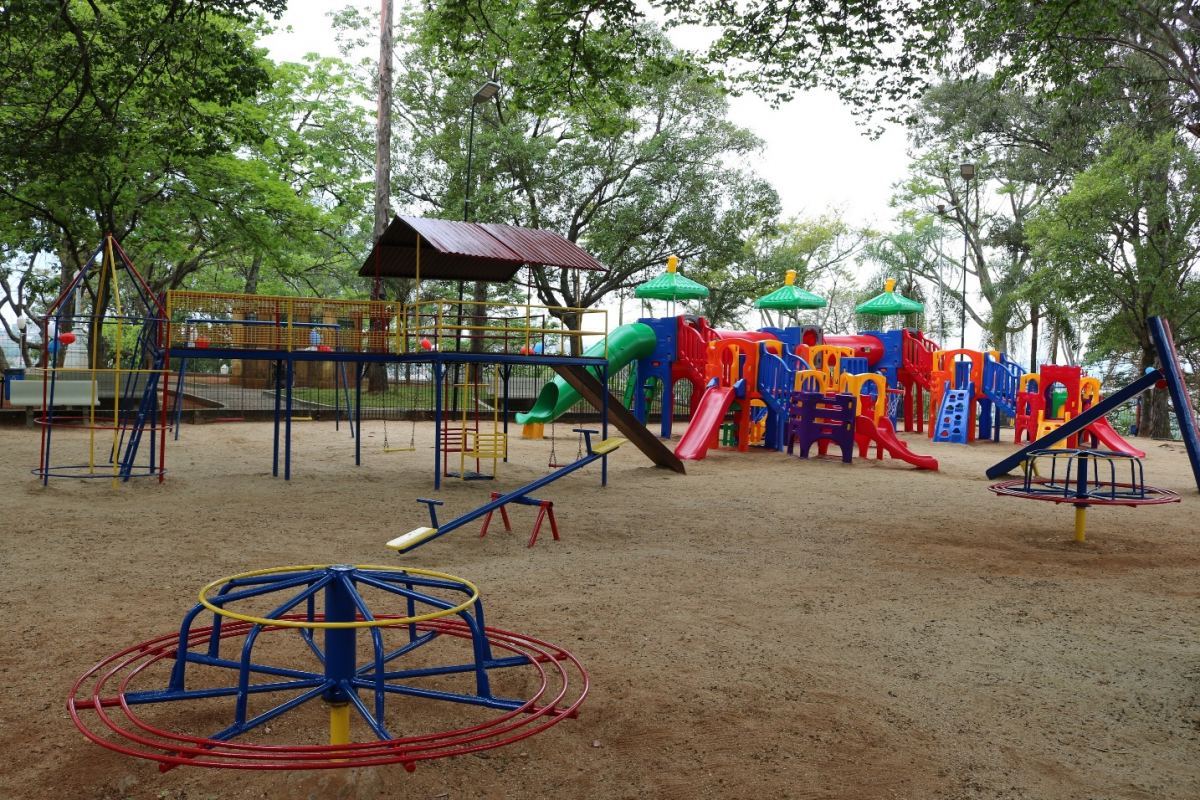 Revitalização do playground do Parque Juca Mulato é entregue