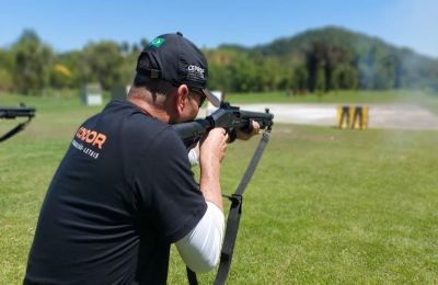 Instrutores da Guarda Municipal fazem treinamento para uso de armas não-letais