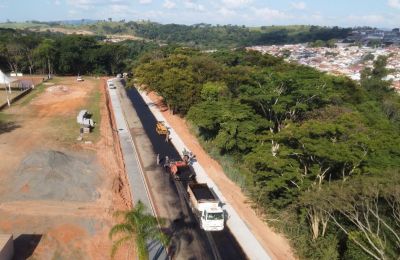 Pavimentação de nova rua que interliga os bairros Vila Izaura e Penha do Rio do Peixe é iniciada