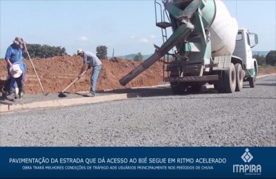 Obras de pavimentação na estrada de acesso ao Bié
