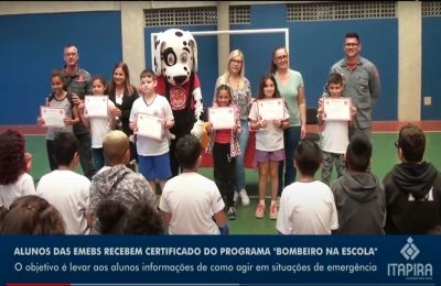Alunos das EMEBs recebem certificado do programa Bombeiro na Escola